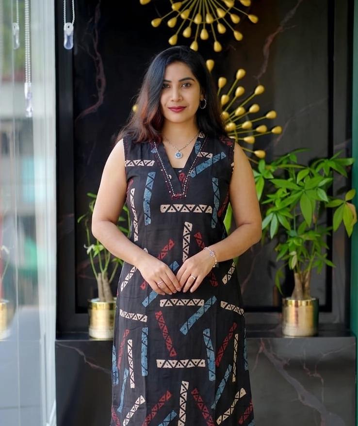 Simple & Stylish Cotton Sleeveless Kurta Set (With Inside Sleeves)