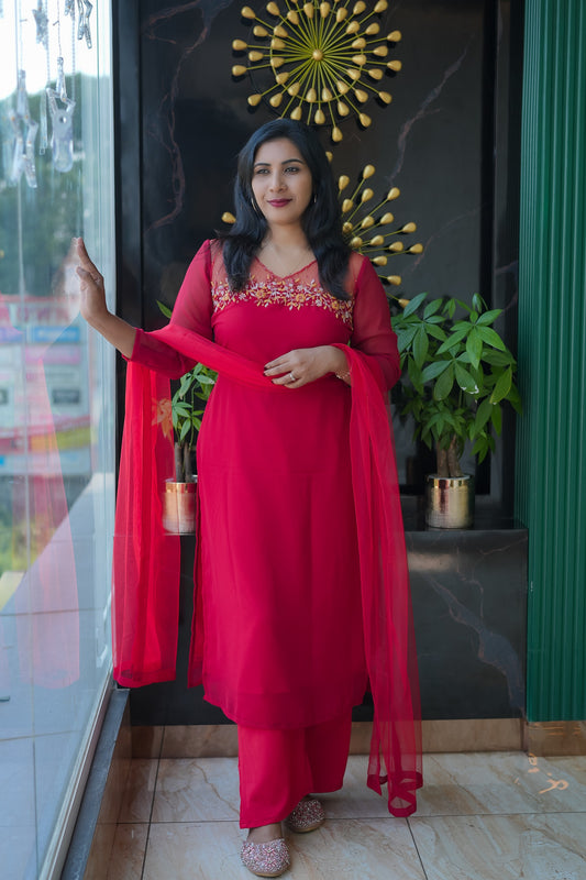 EMBROIDERED ESSENCE 3 PIECE SET