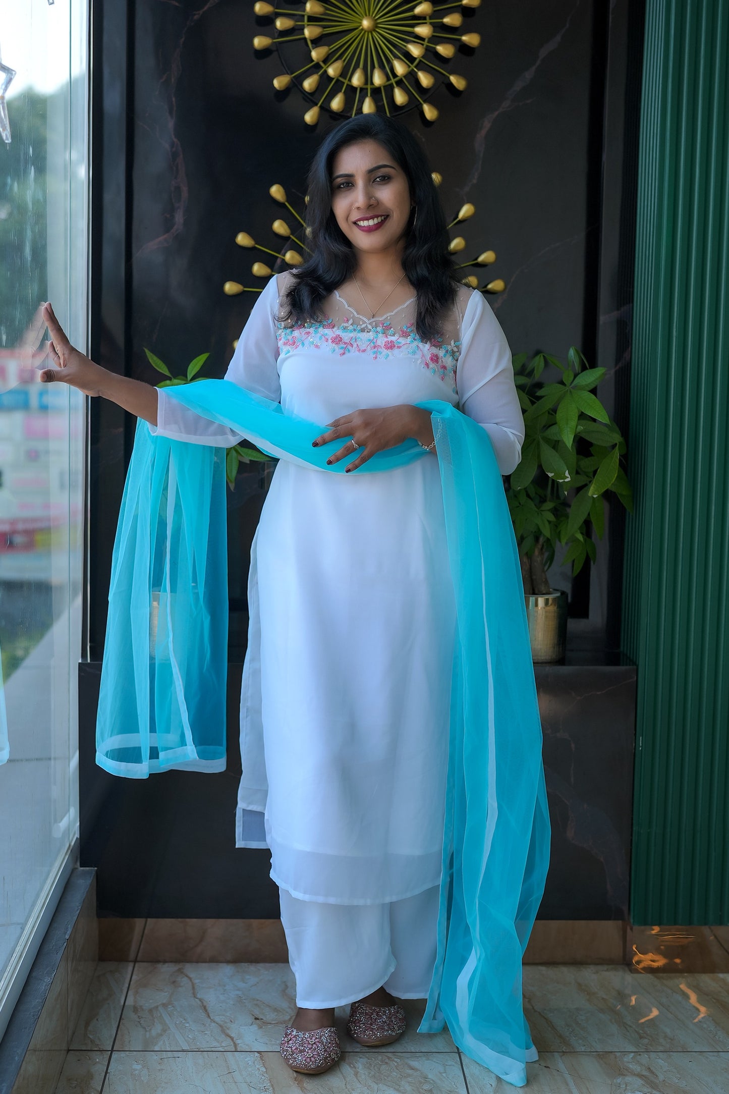 EMBROIDERED ESSENCE 3 PIECE SET