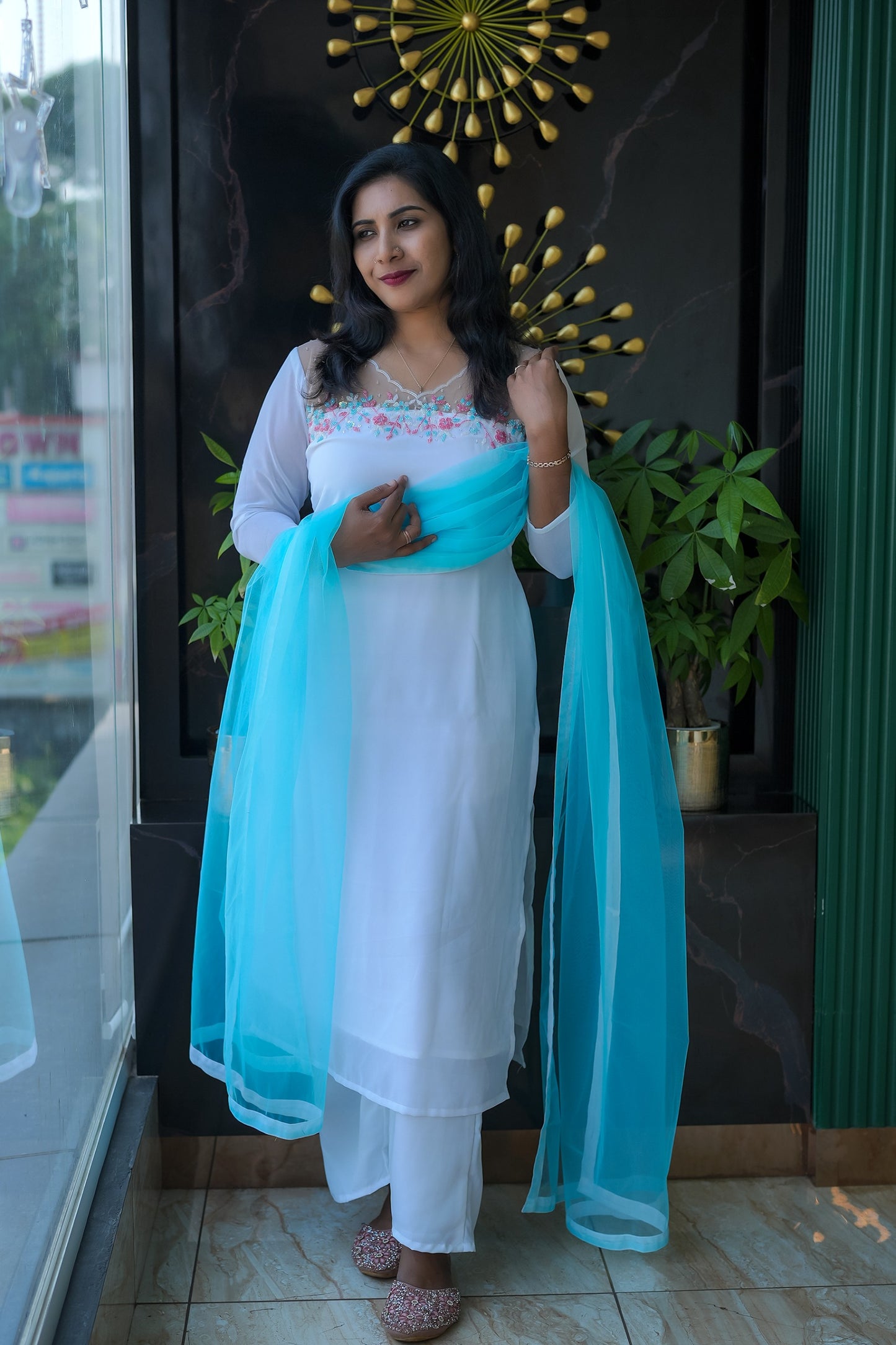 EMBROIDERED ESSENCE 3 PIECE SET