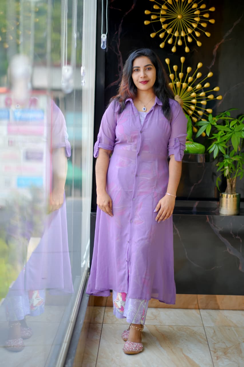 Elegant Mesh-Style Long Shirt with Printed Inner