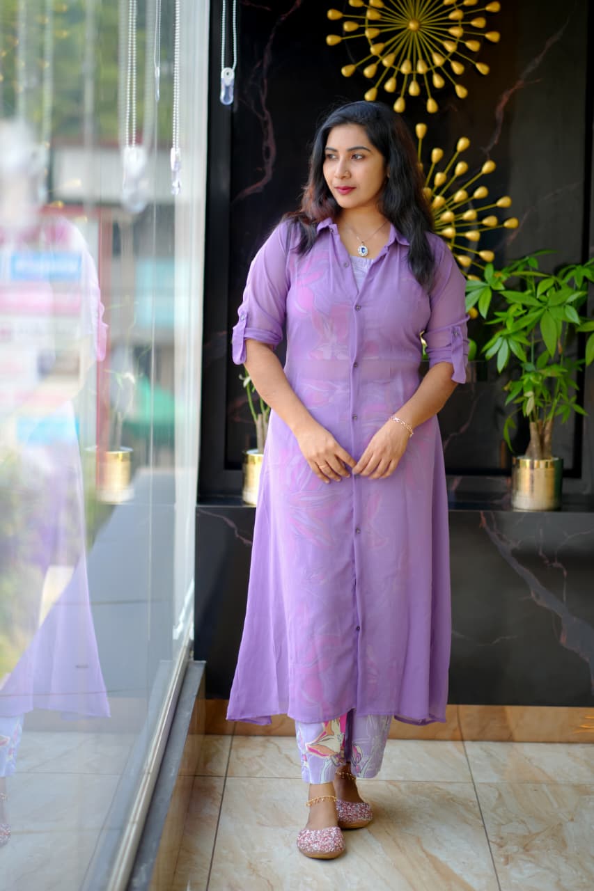 Elegant Mesh-Style Long Shirt with Printed Inner